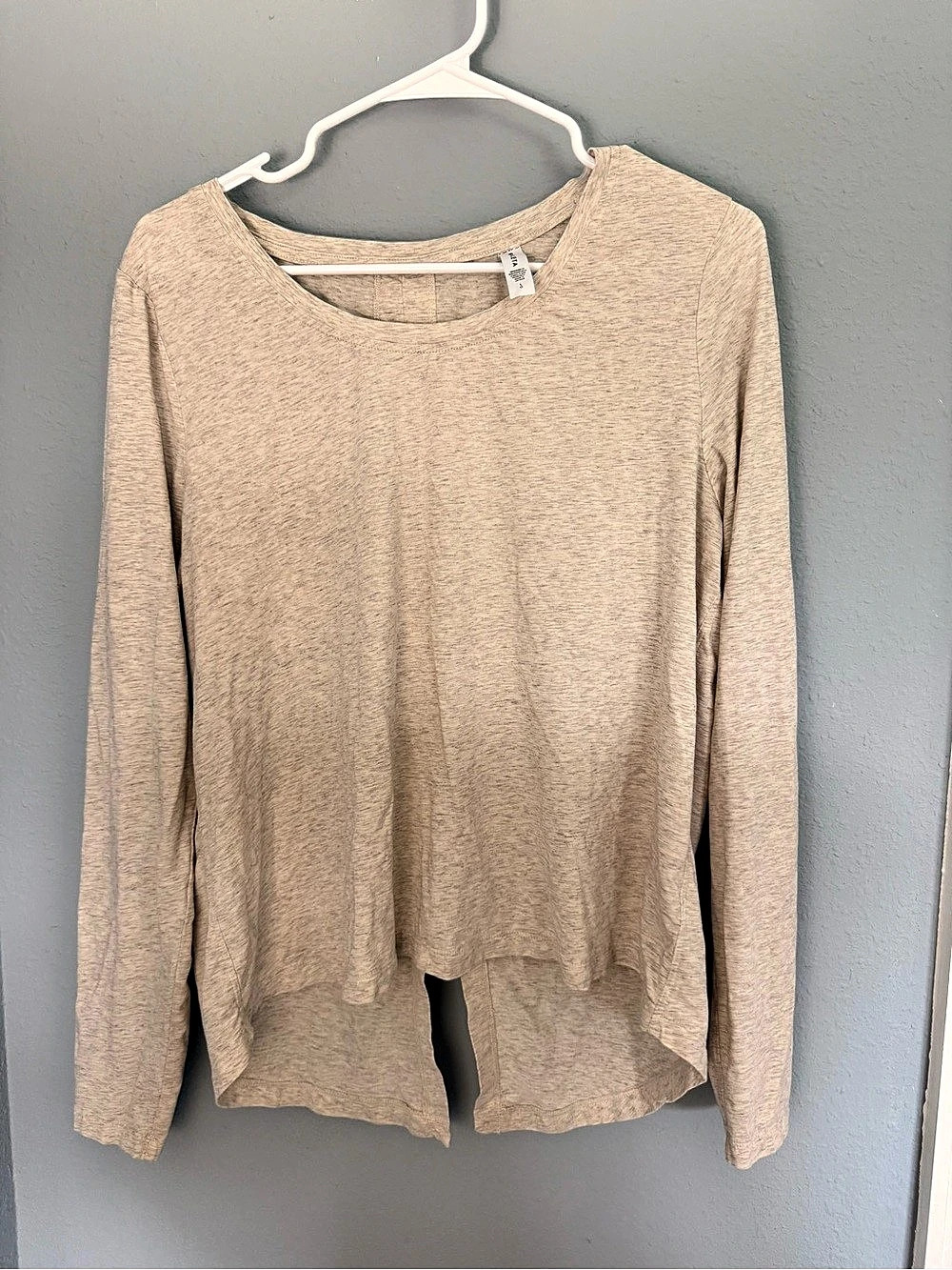 Athleta With Ease Open Back Top Long Sleeve Beige Size Large